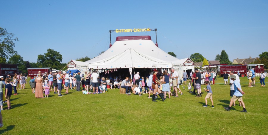 Giffords Circus (Copyright: Andrew Rees)